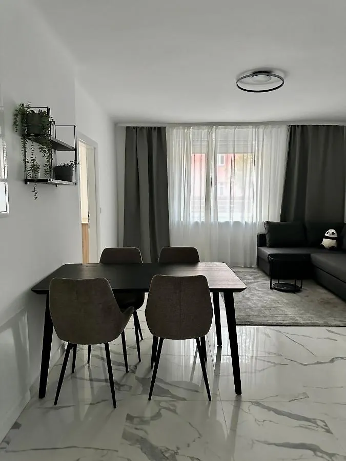 Viviane Paulos Apartment - Stylish Apartment At Wienerberg