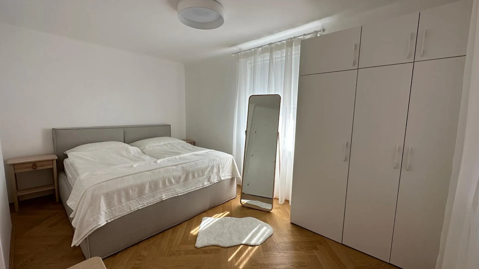 Viviane Paulos Apartment - Stylish Apartment At Wienerberg  Vienna