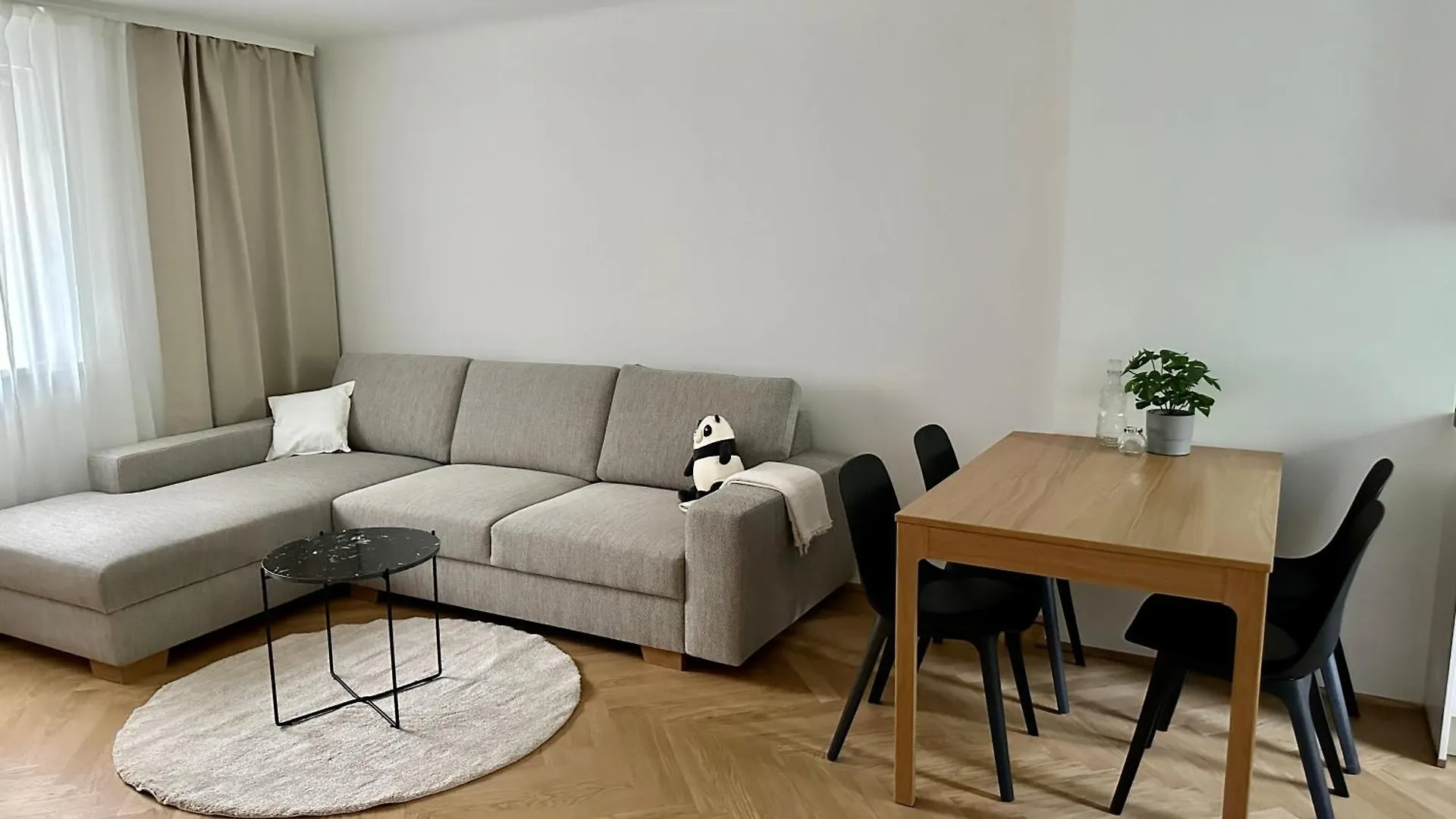 Viviane Paulos Apartment - Stylish Apartment At Wienerberg