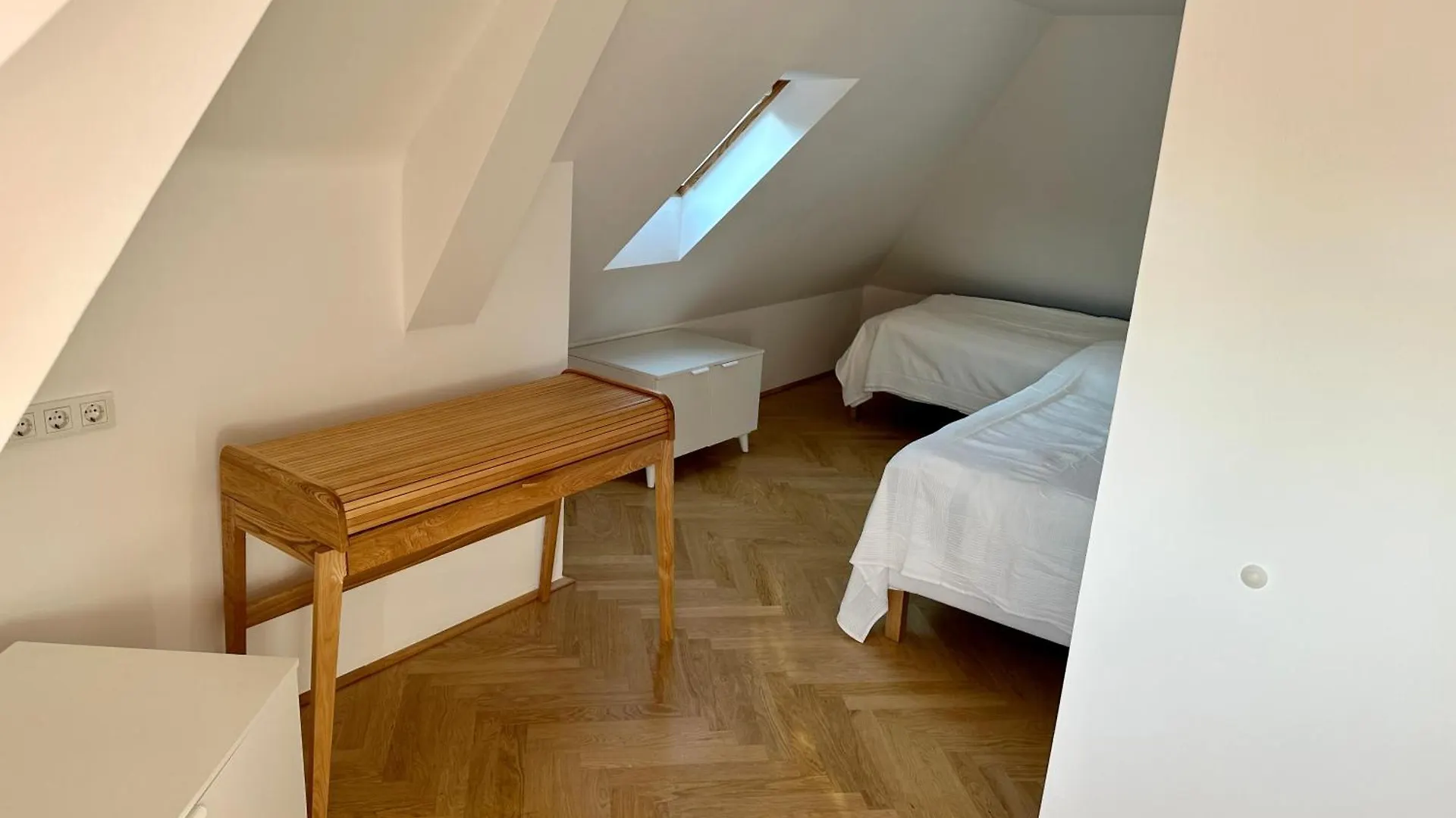 Viviane Paulos Apartment - Stylish Apartment At Wienerberg